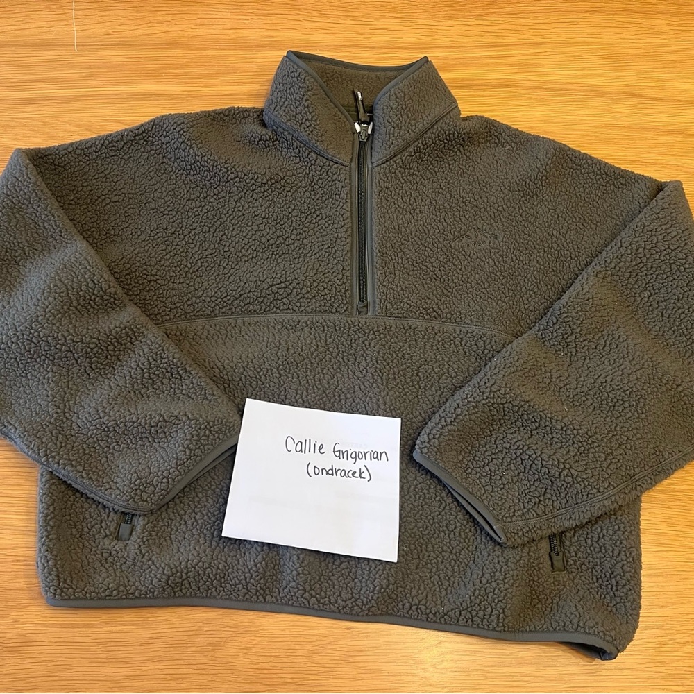Aritzia TNA 1/2 zip fleece